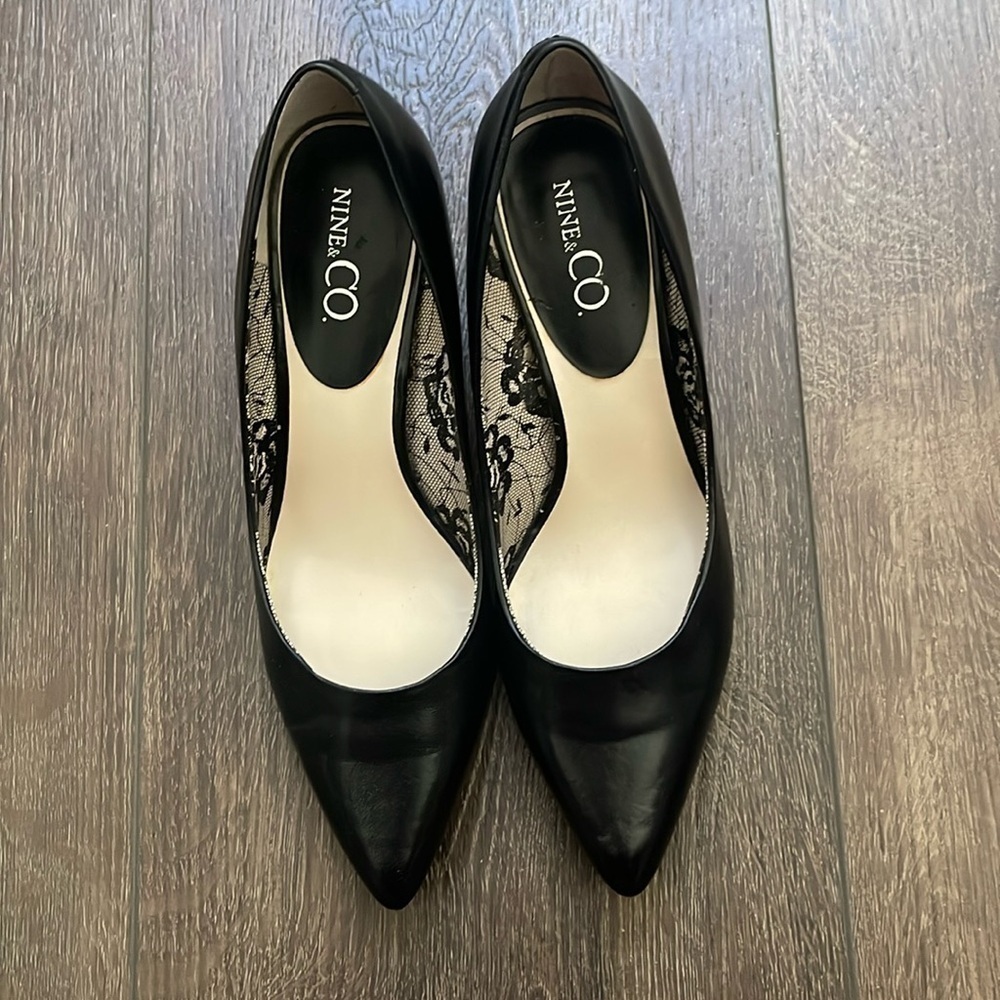Nine & CO Black Heels - Picture 2 of 13